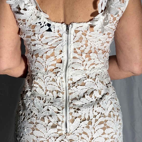 Vici White Floral Lace Midi Dress Size Medium - Picture 8 of 9